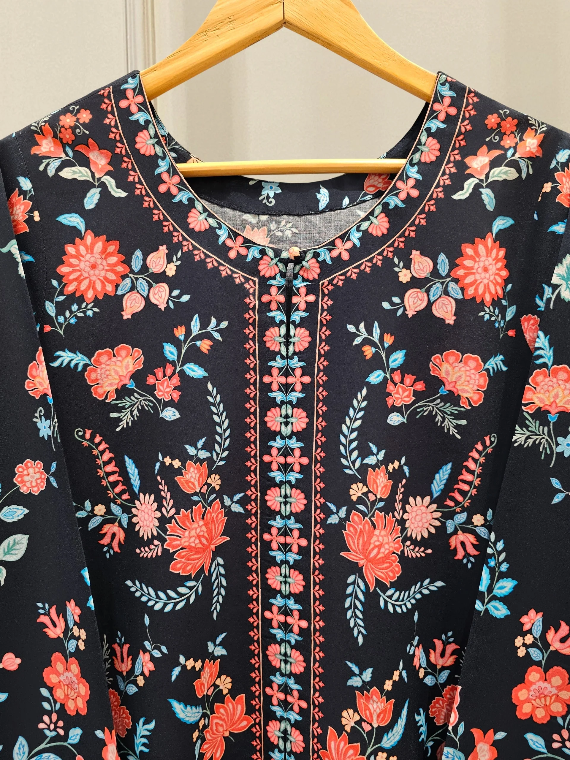 2 Piece - Digital Printed Lawn Suit - Image 3