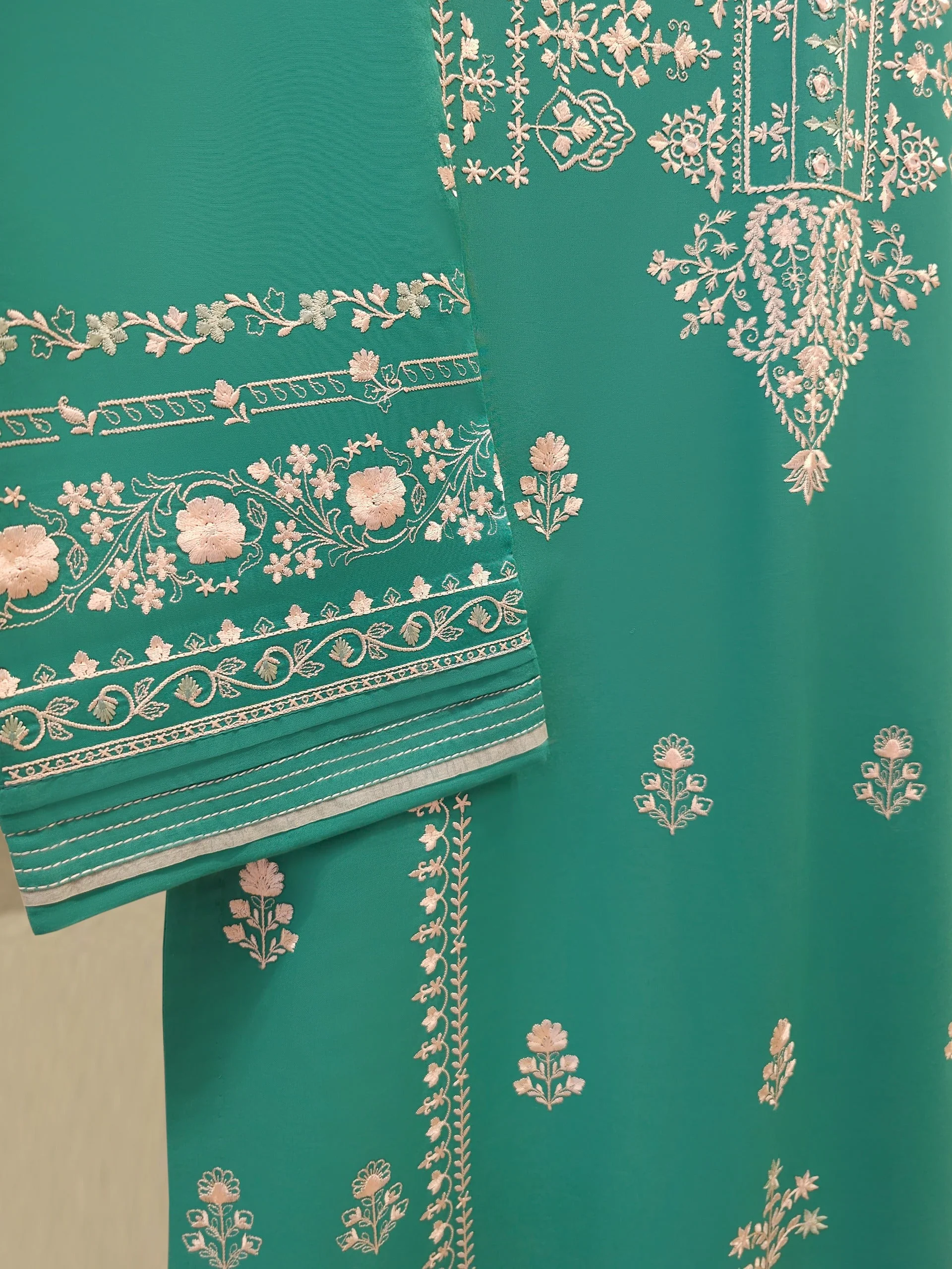 2 Piece - Embroidered Lawn Suit - Image 4