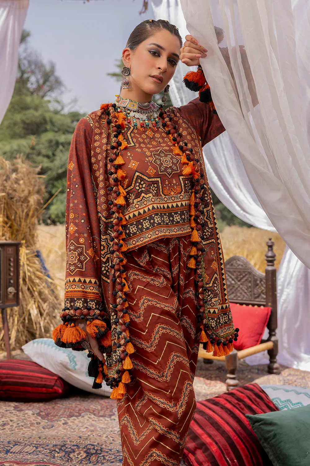 2 Piece Unstitched Gold Printed Lawn Suit - Image 3