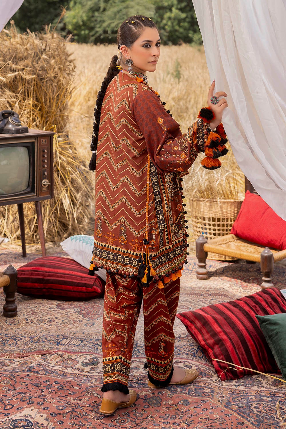 2 Piece Unstitched Gold Printed Lawn Suit - Image 4