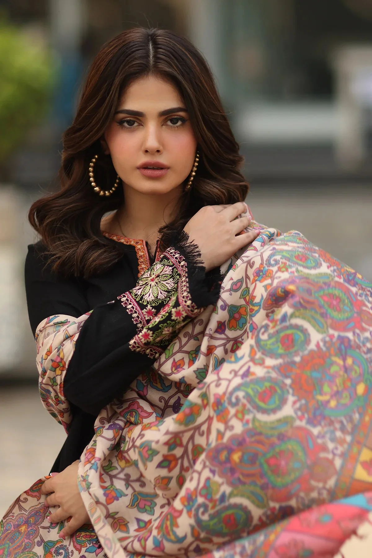 3-pc embroidered set - Image 3