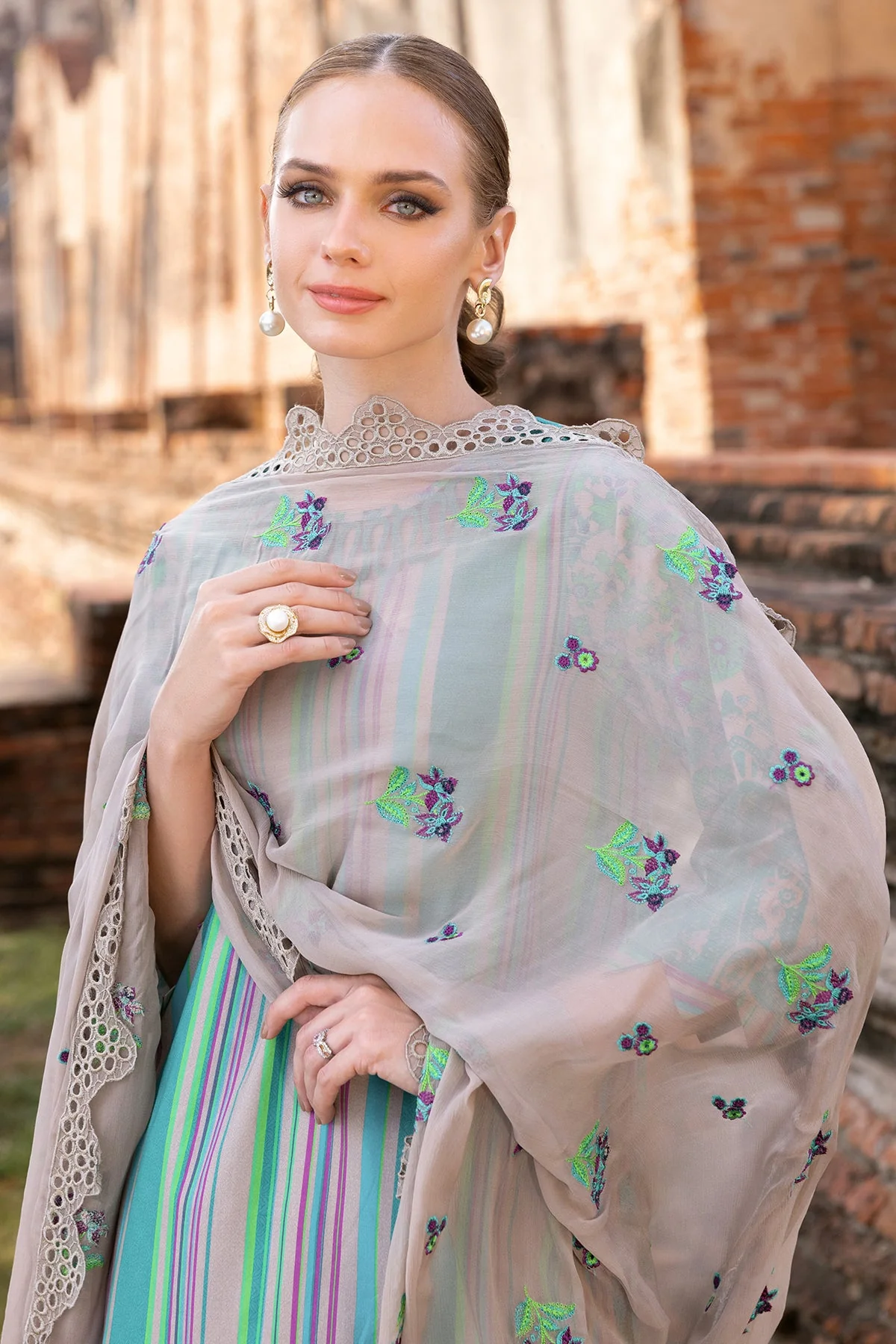 3-PC Unstitched Lawn Collection - Image 4