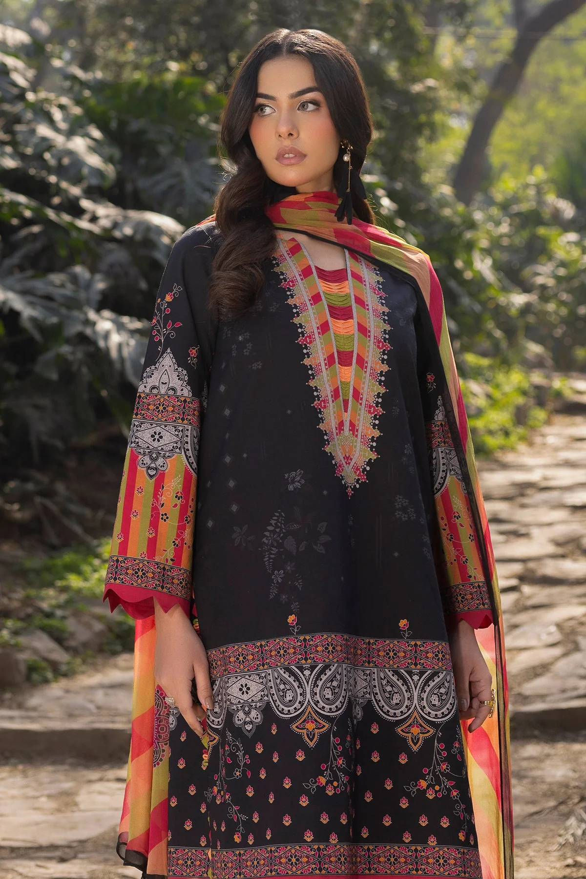 3-PC Unstitched Printed Lawn Collection - Image 3