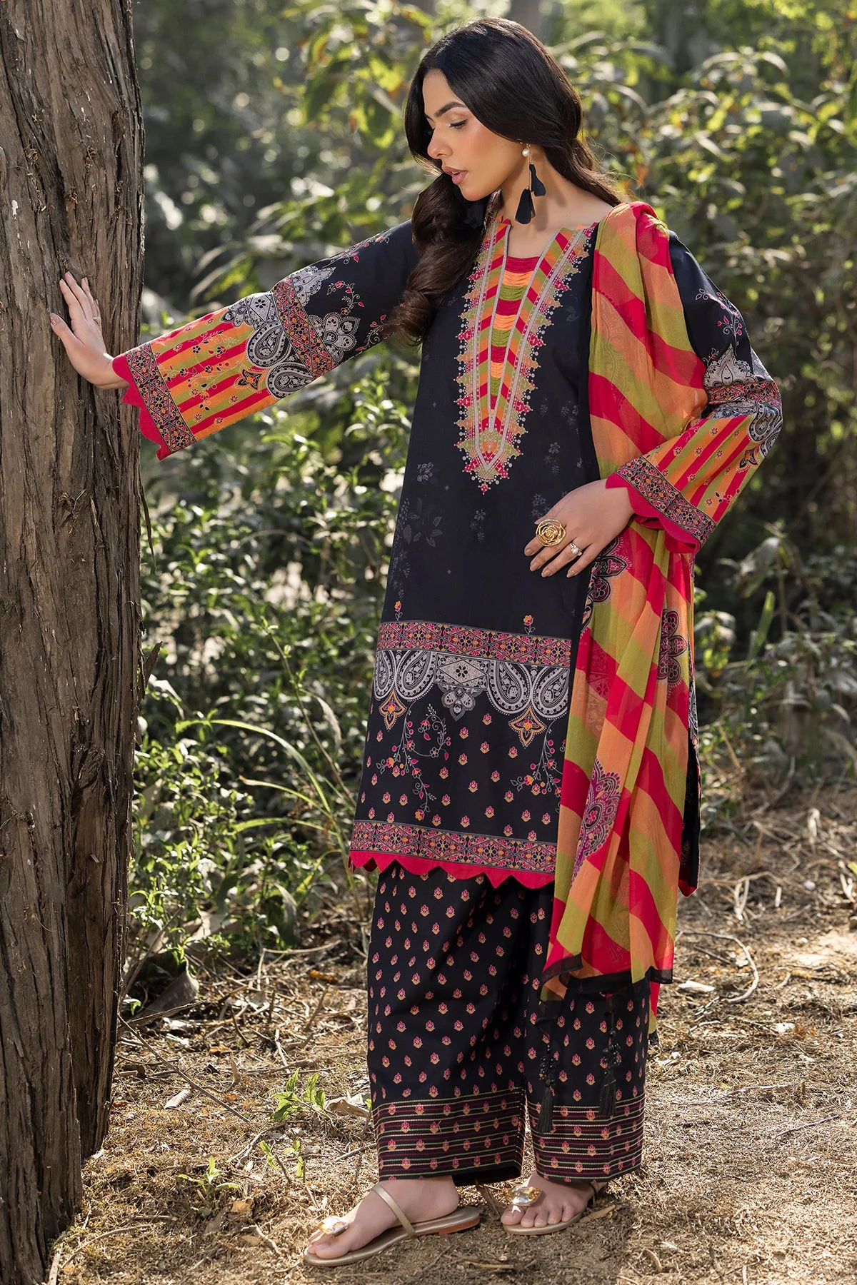 3-PC Unstitched Printed Lawn Collection - Image 4