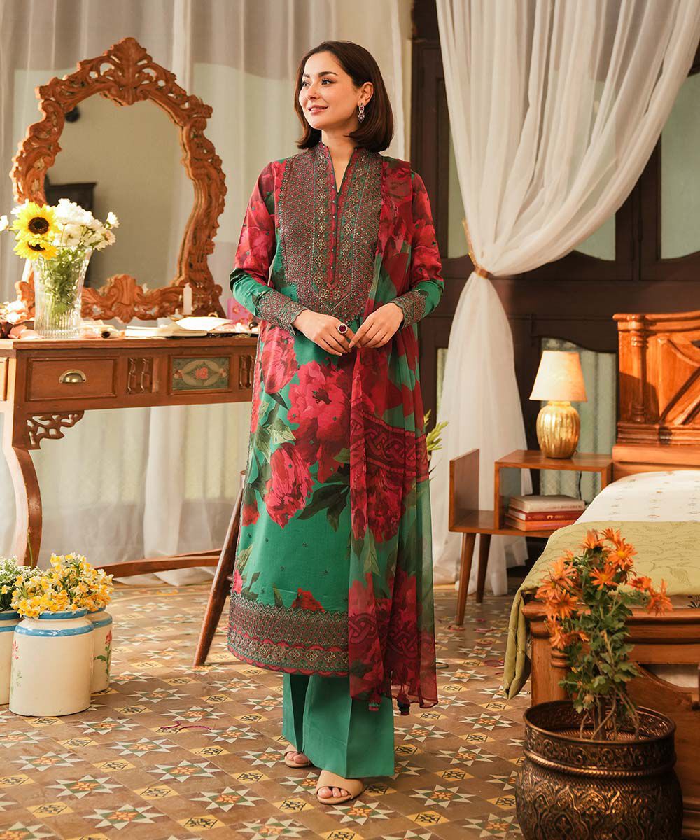 3 PIECE EMBROIDERED LAWN SUIT