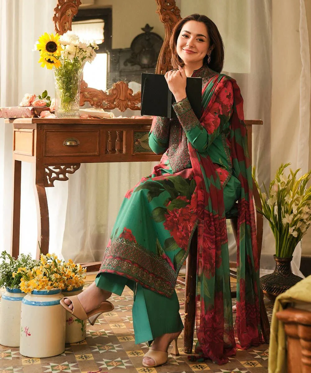 3 PIECE EMBROIDERED LAWN SUIT - Image 4