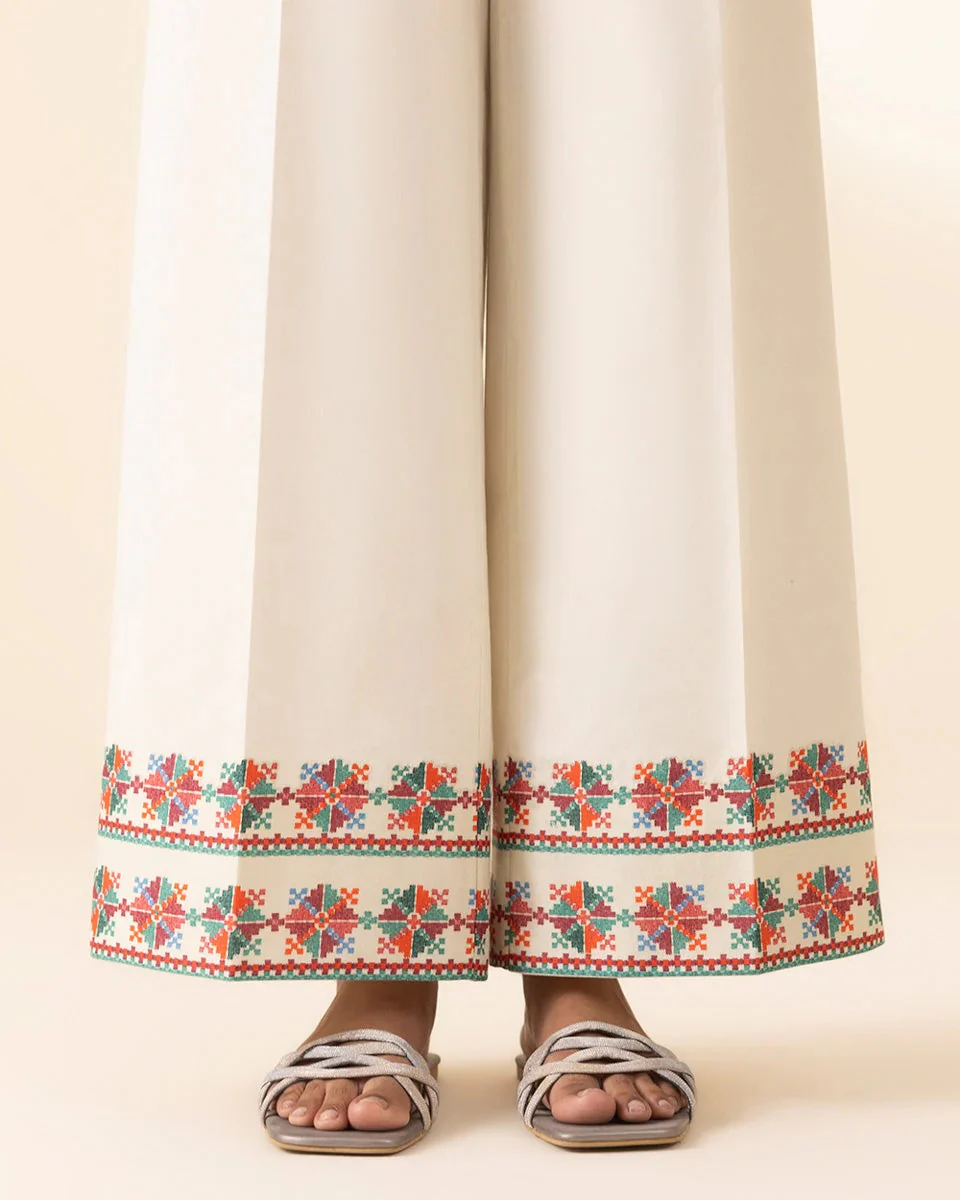 3 Piece - Embroidered Lawn Suit - Image 4