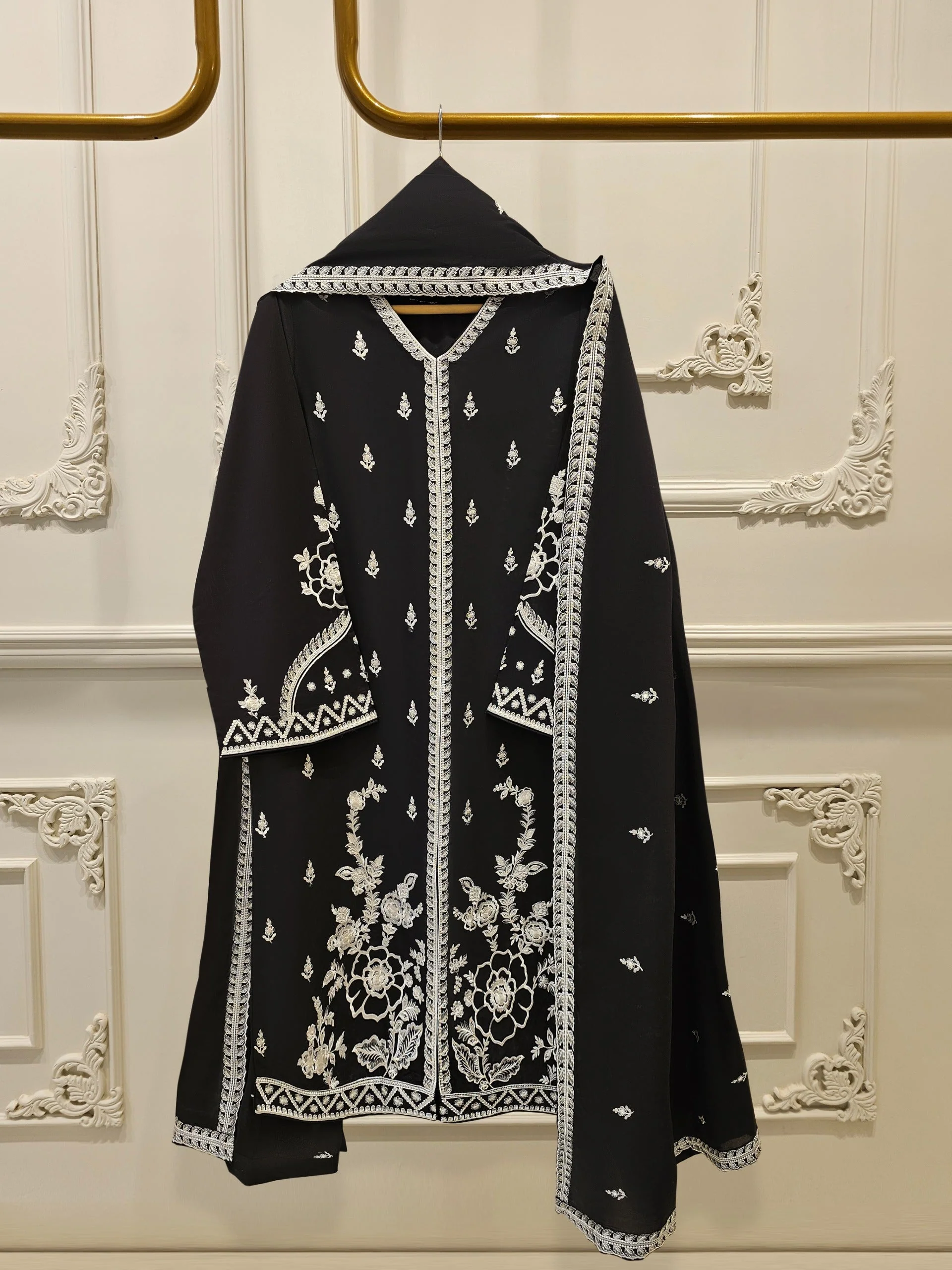 3 Piece - Embroidered Lawn Suit