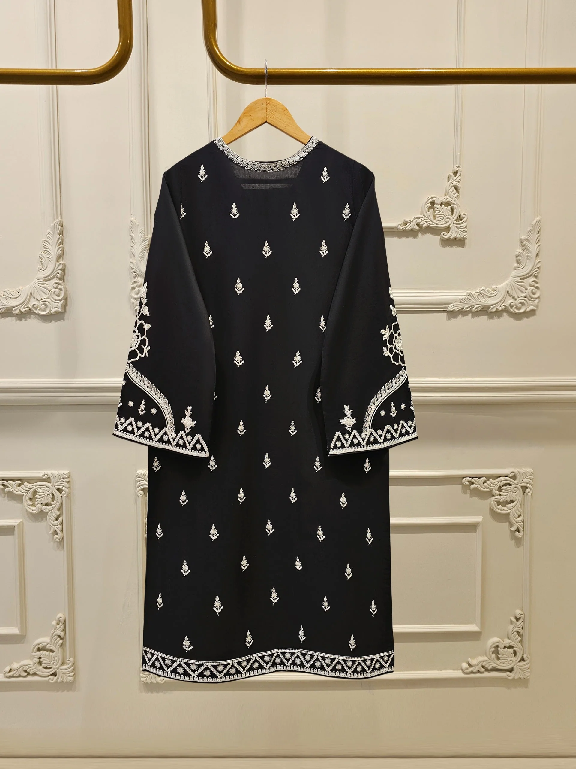 3 Piece - Embroidered Lawn Suit - Image 2