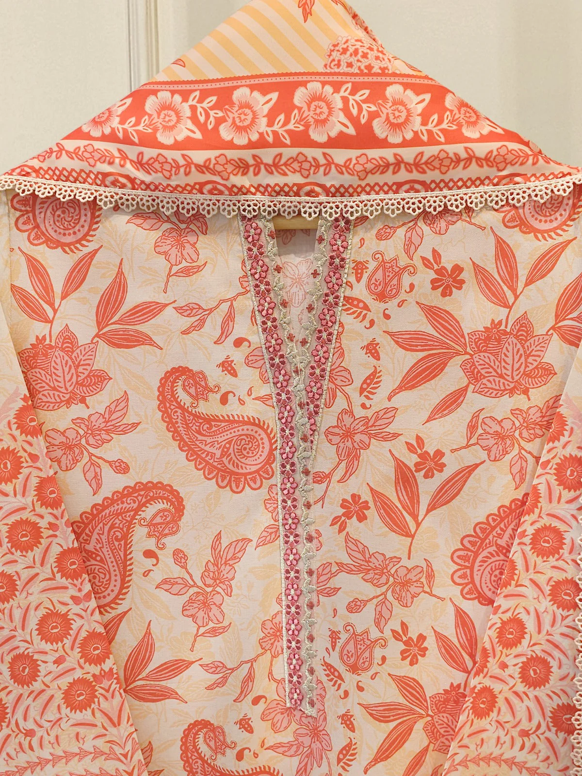 3 Piece - Embroidered Lawn Suit - Image 5