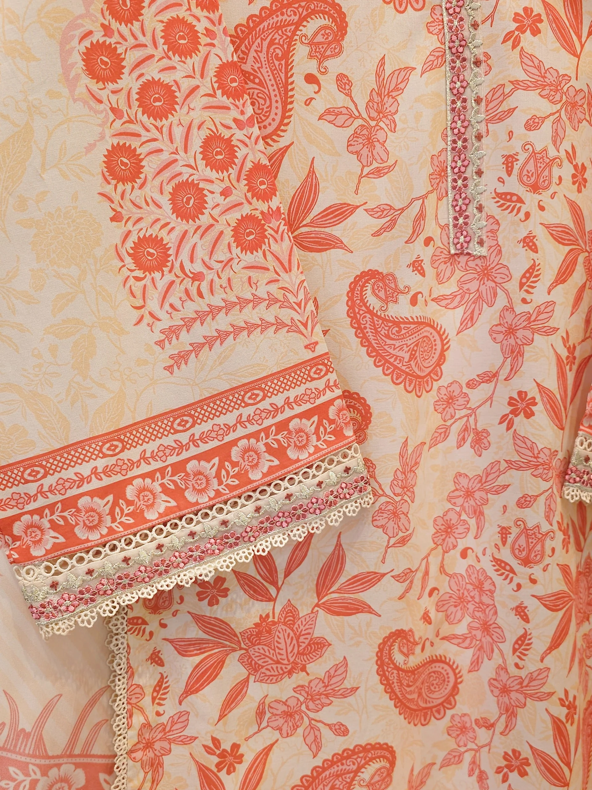 3 Piece - Embroidered Lawn Suit - Image 7