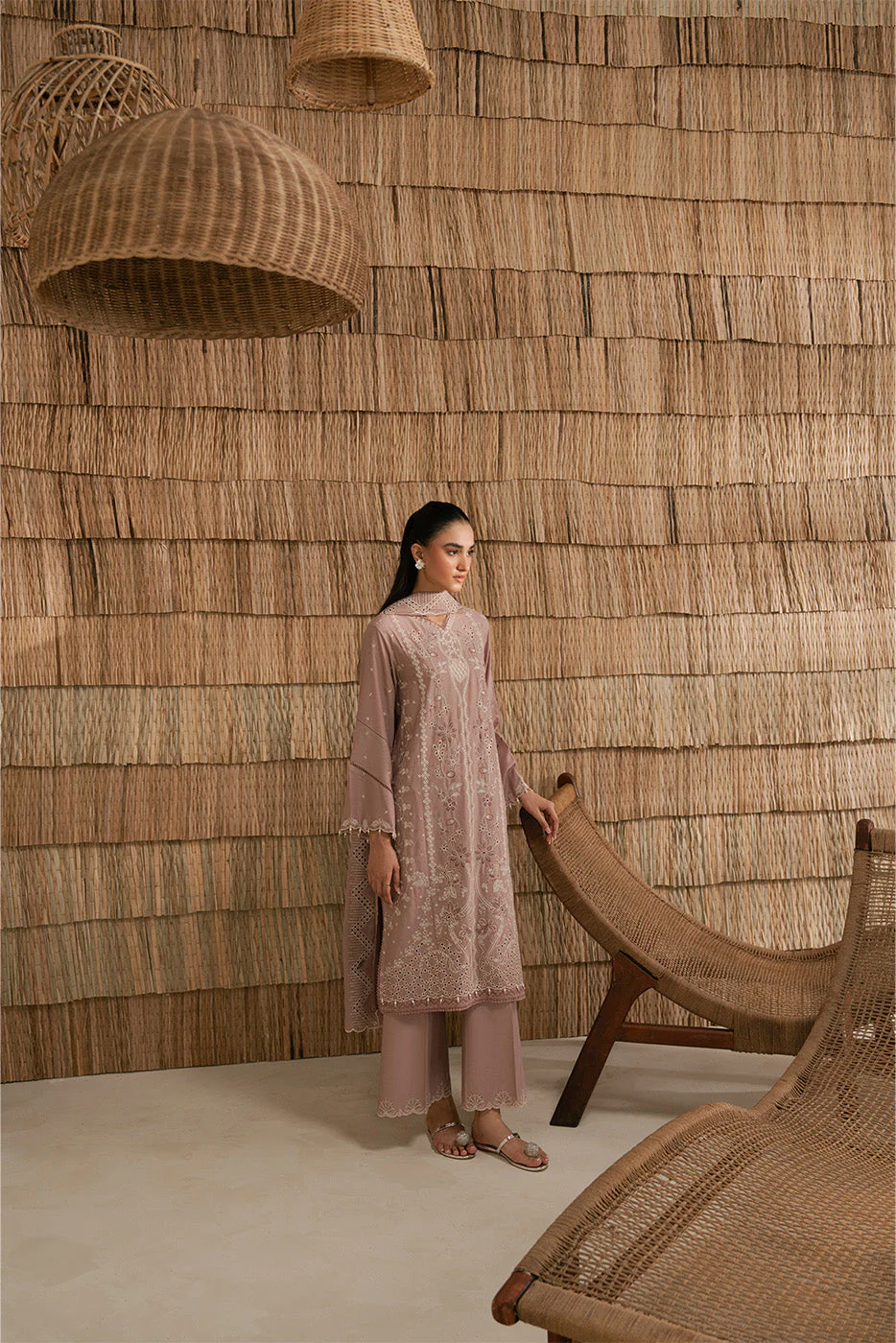 3 PIECE EMBROIDERED LAWN SUIT - Image 5