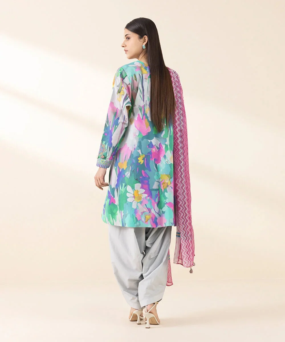 3 PIECE-EMBROIDERED LAWN SUIT - Image 2