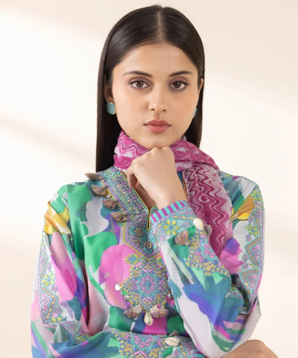 3 PIECE-EMBROIDERED LAWN SUIT - Image 4