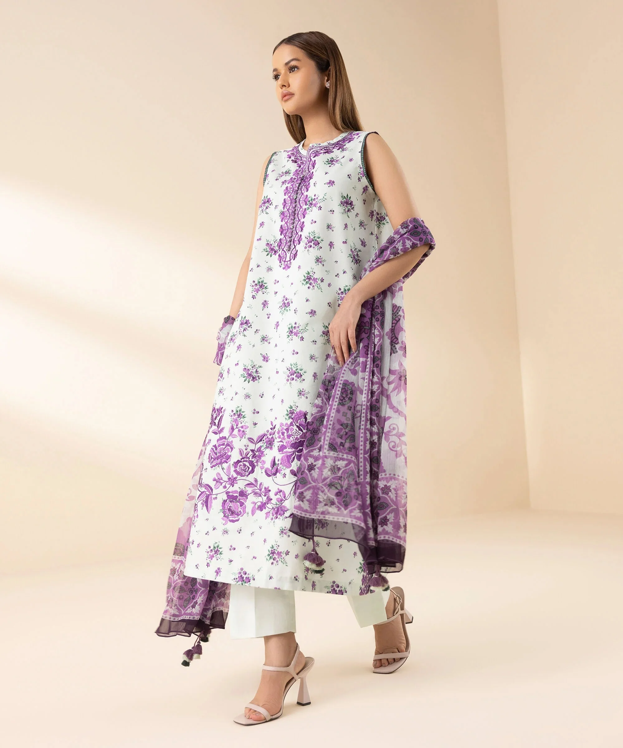 3 Piece - Embroidered Lawn Suit - Image 6