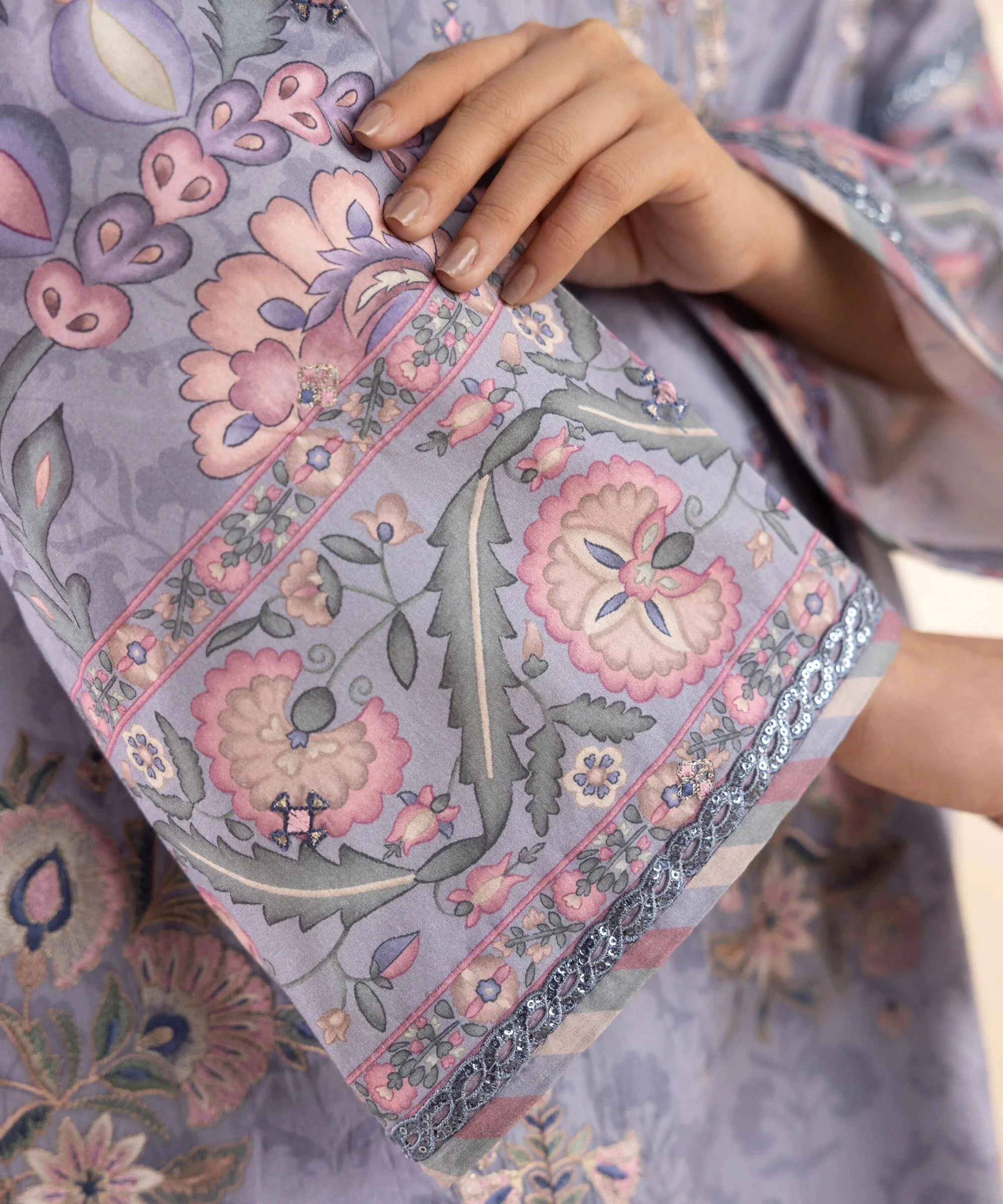3 Piece - Embroidered Lawn Suit - Image 3