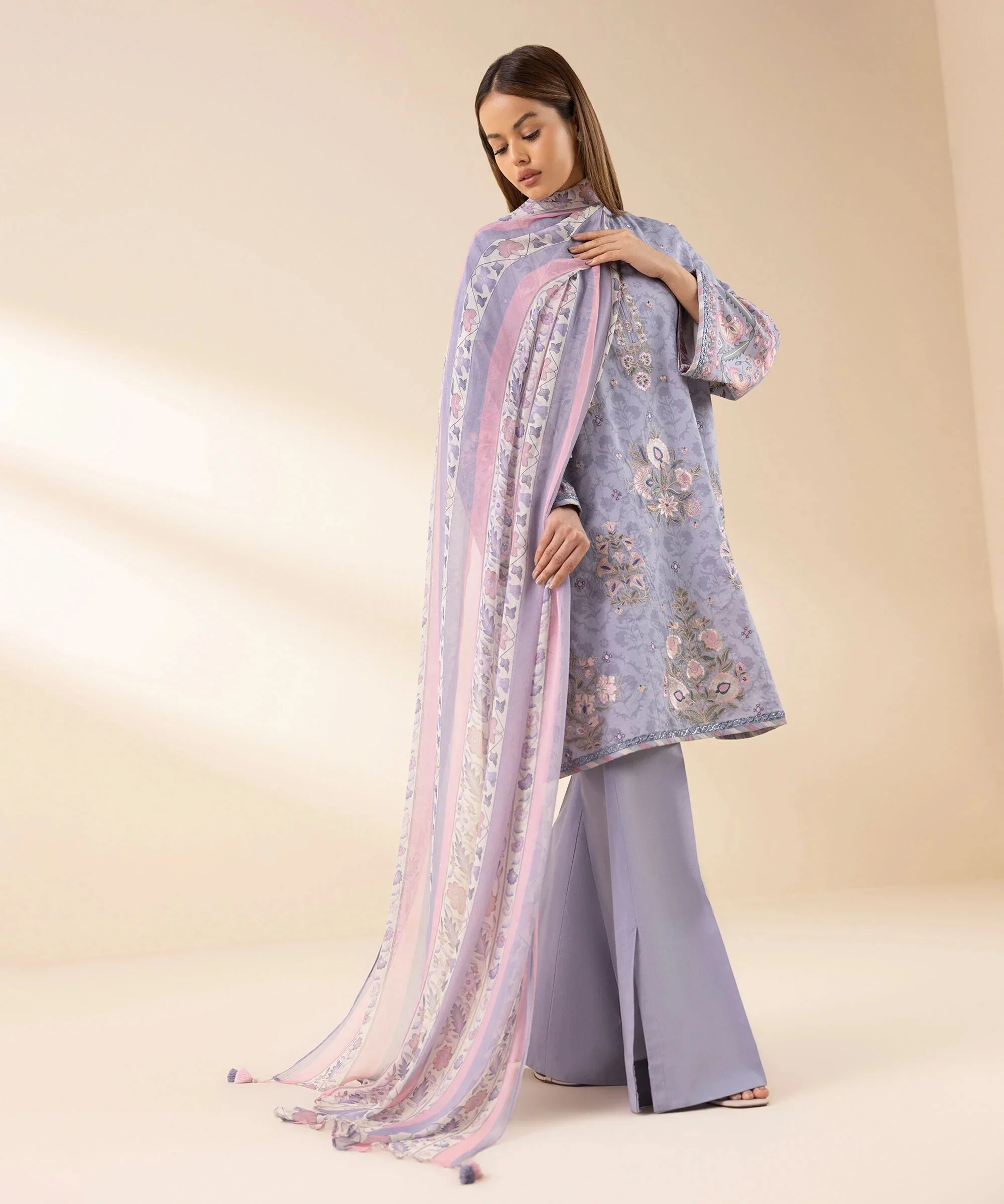 3 Piece - Embroidered Lawn Suit - Image 5