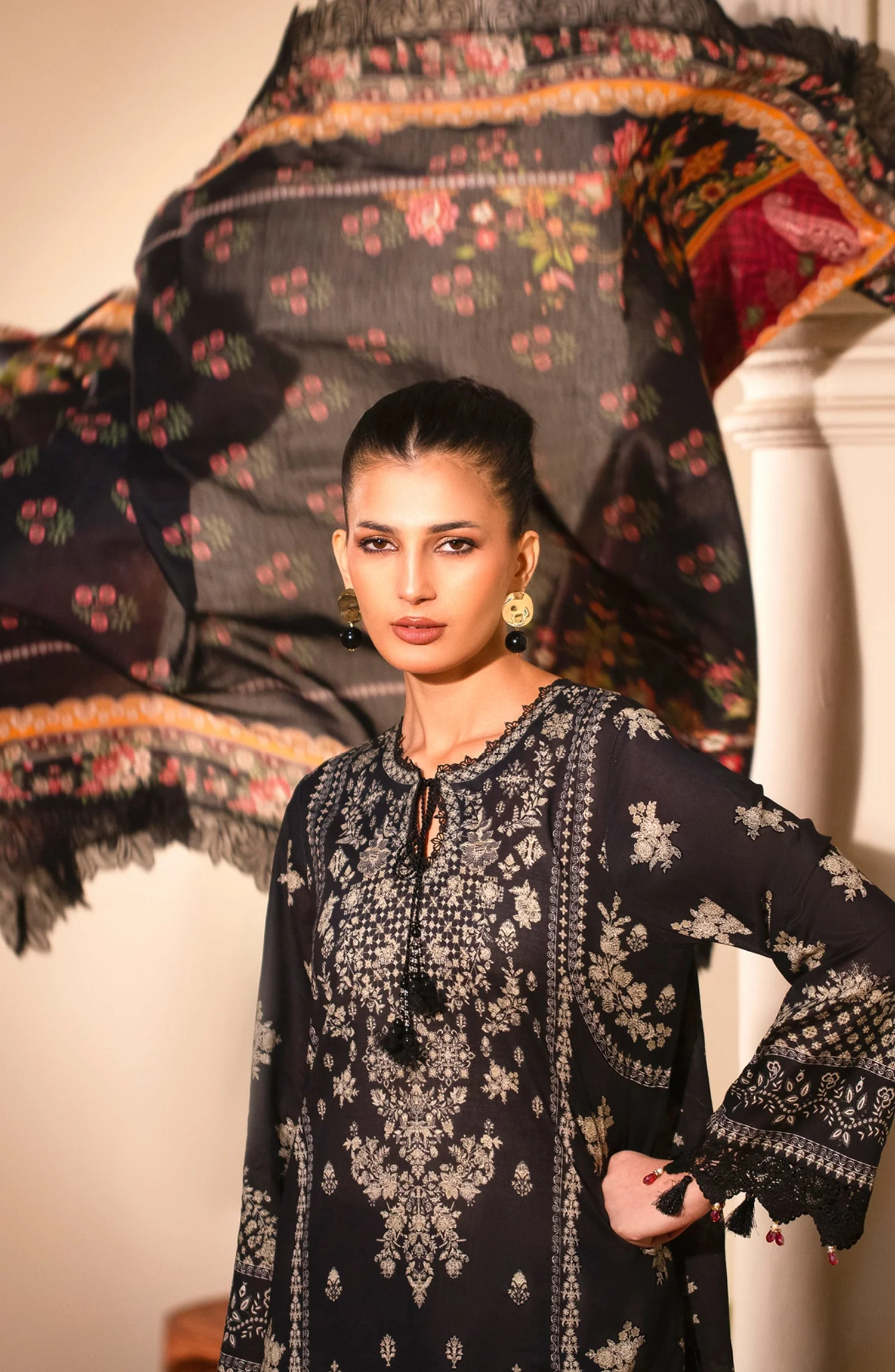 3 PIECE STITCHED LAWN SUIT - Image 4