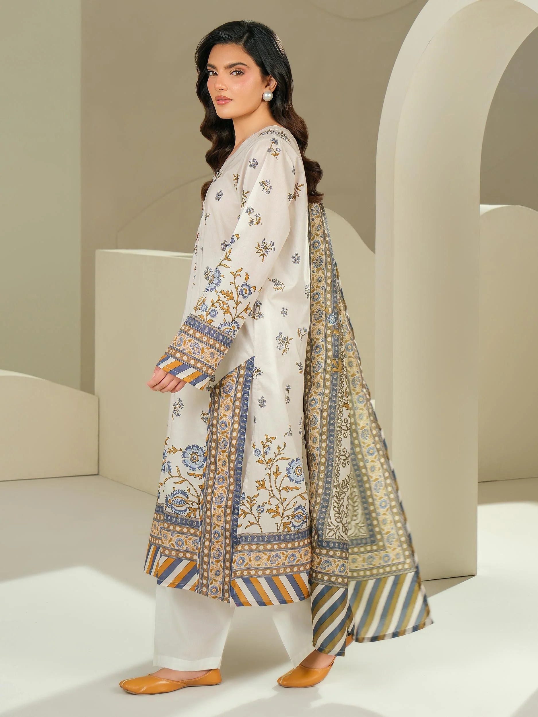 2 Piece Lawn Suit-Printed (Unstitched) - Image 4