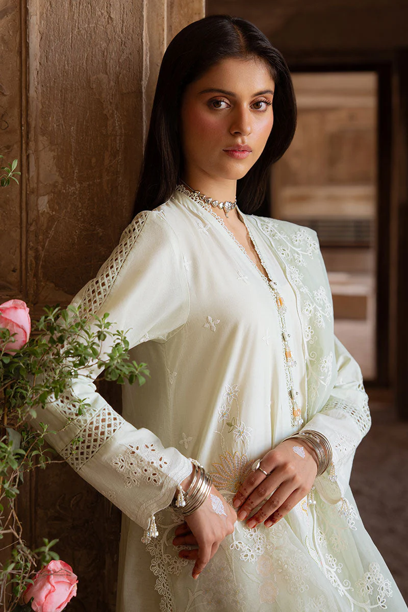 3PC EMBROIDERED LAWN SUIT - Image 4