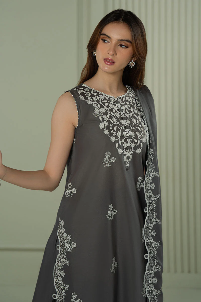 3PC EMBROIDERED LAWN SUIT - Image 6