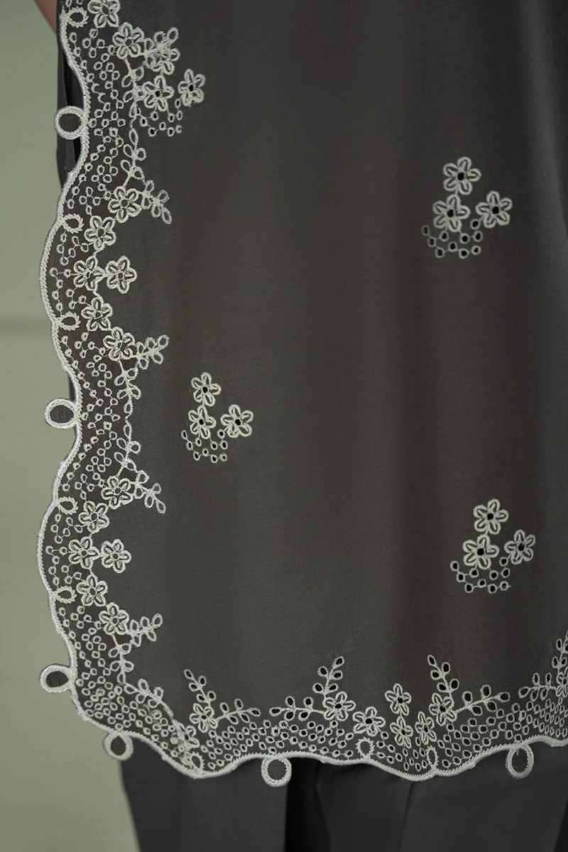 3PC EMBROIDERED LAWN SUIT - Image 7
