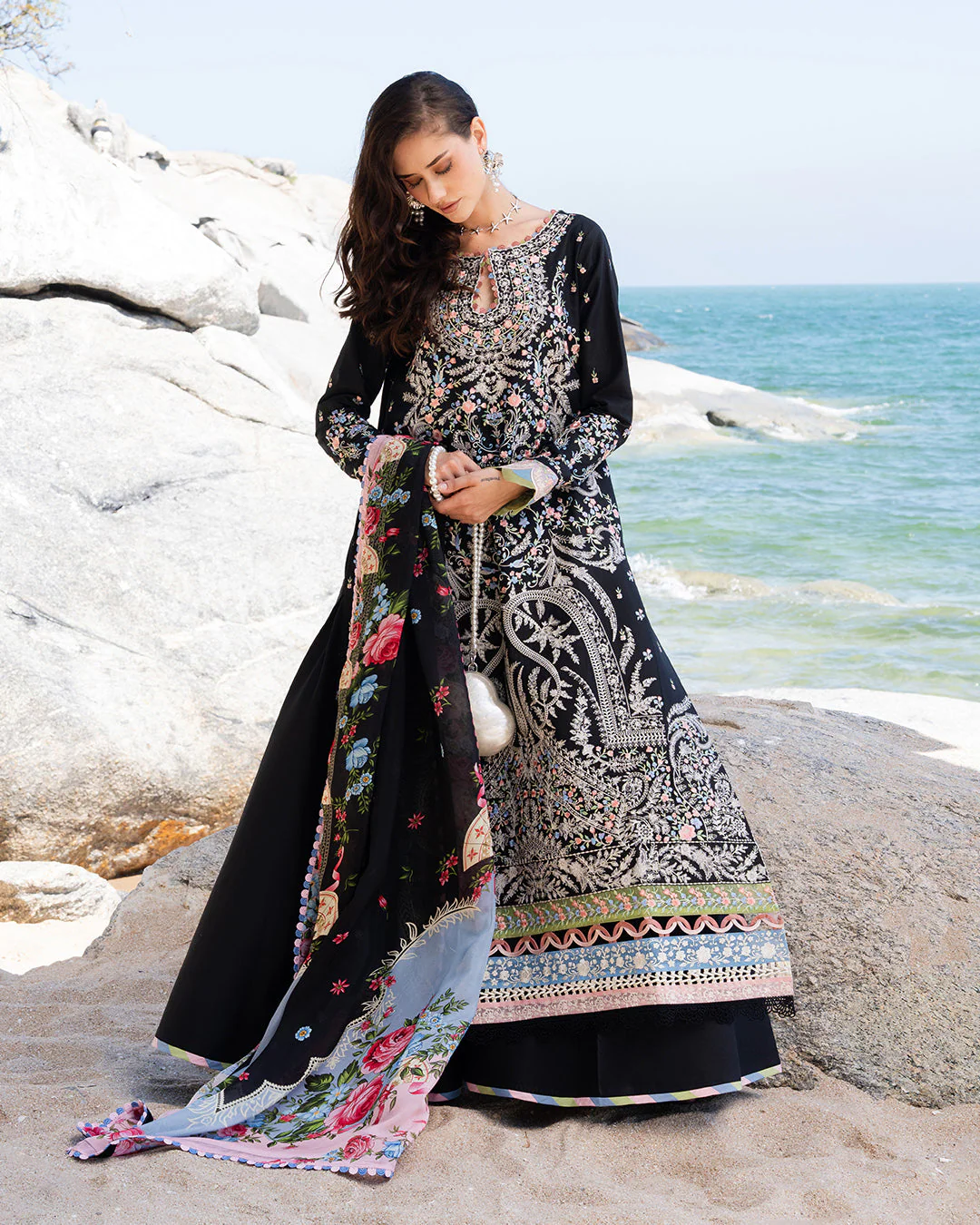 3Pc Lawn Embroidered Suit - Image 4
