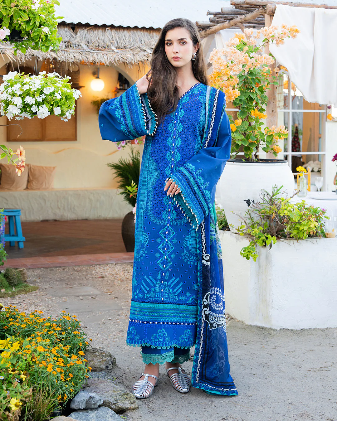 3Pc Lawn Embroidered Suit