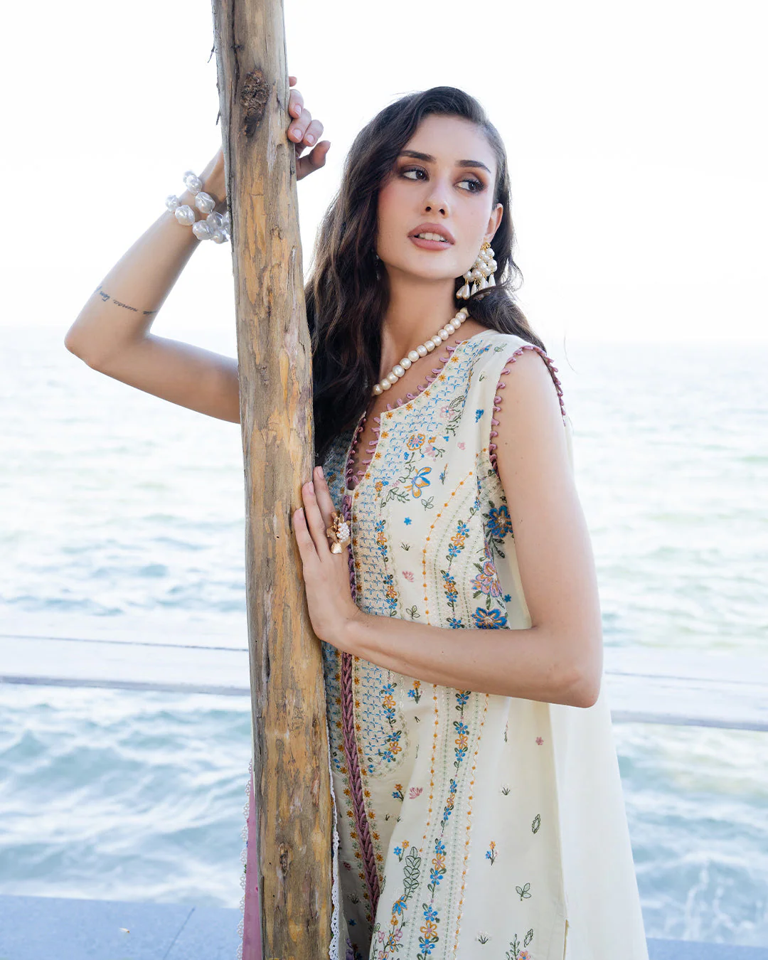 3Pc Lawn Embroidered Suit - Image 7