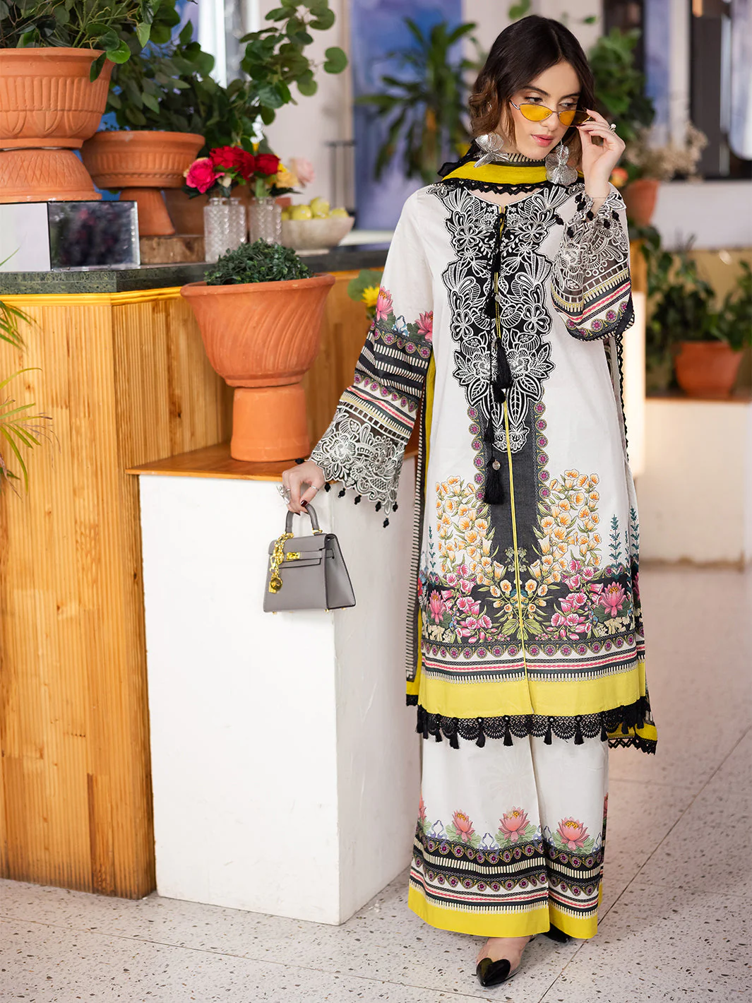 Afterhours Luxury Lawn - Image 4