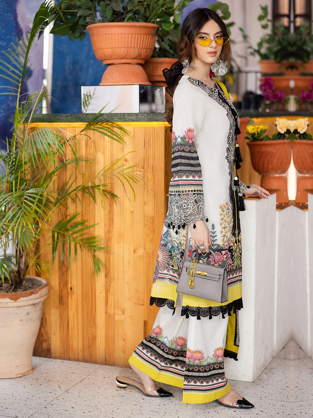 Afterhours Luxury Lawn - Image 5
