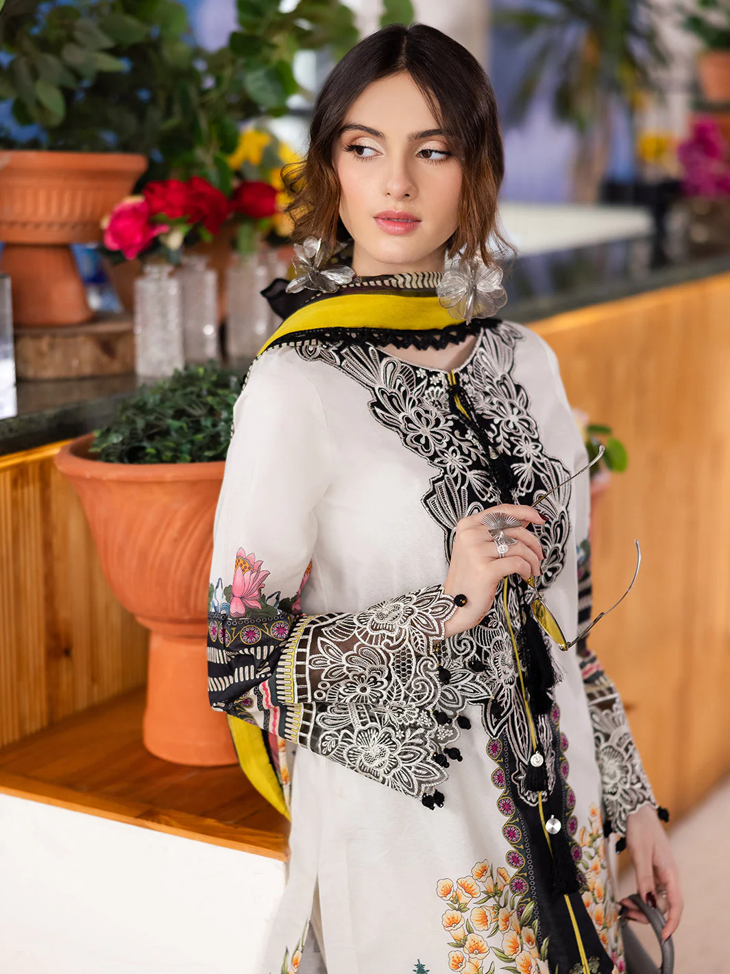 Afterhours Luxury Lawn - Image 6