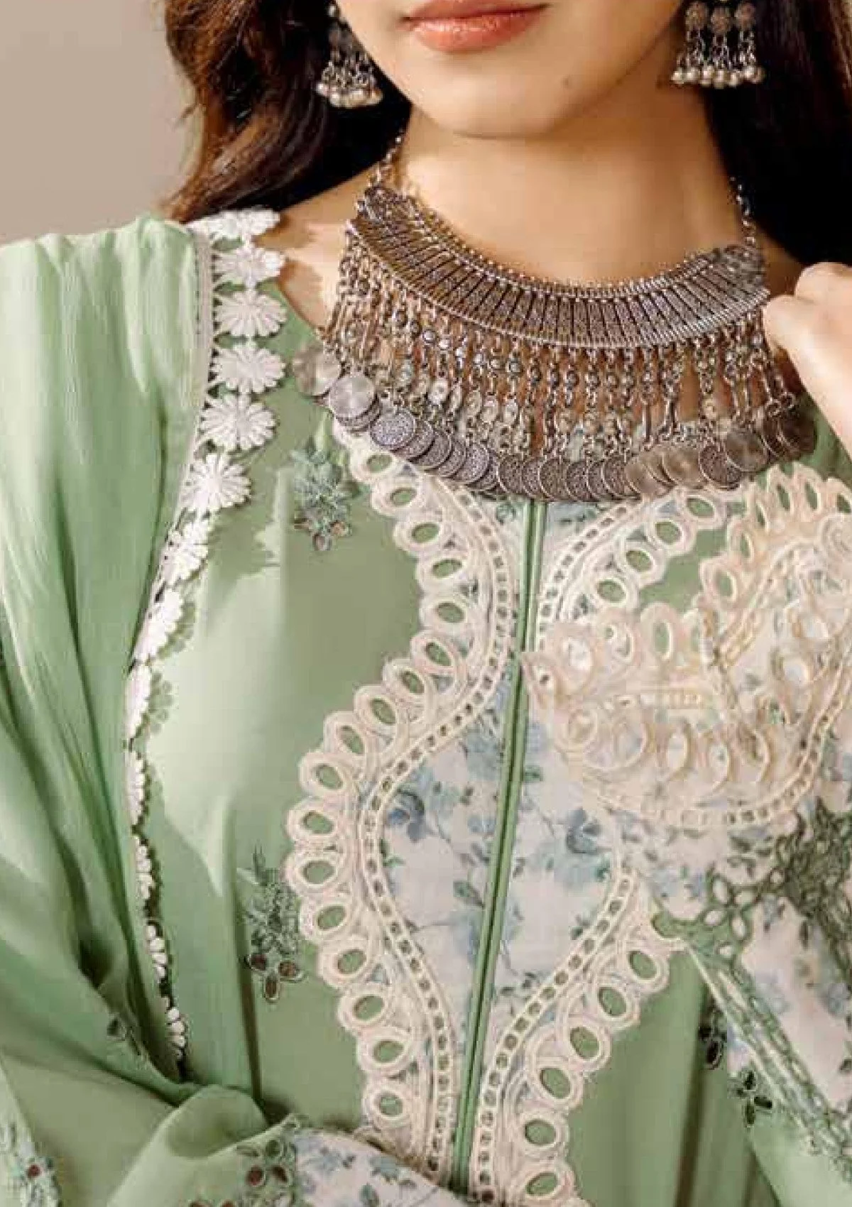 Andaaz Luxury Lawn Vol-01 - Image 4