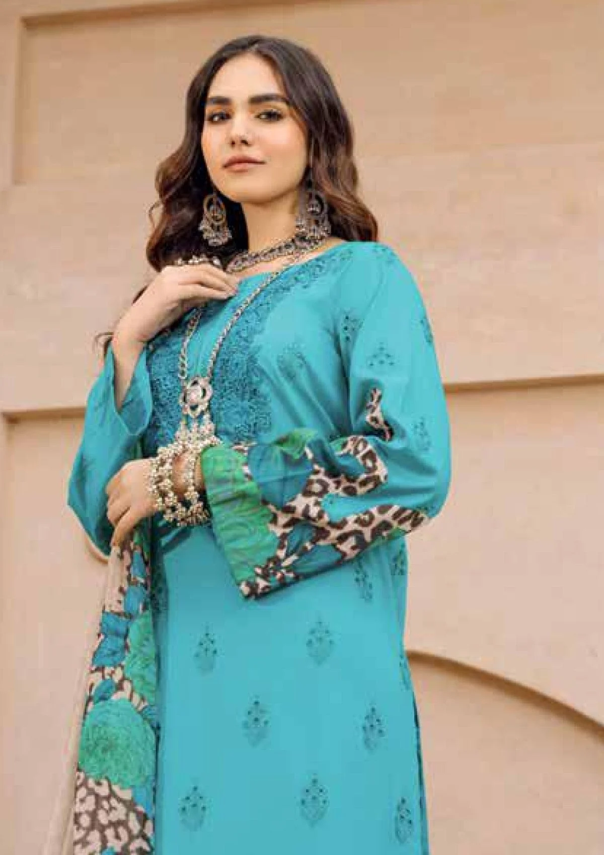Andaaz Luxury Lawn Vol-01 - Image 2