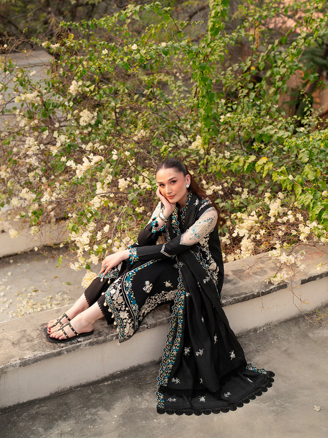 Angan Embroidered Lawn - Image 5