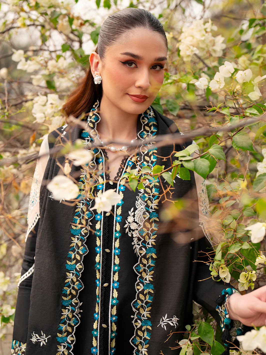 Angan Embroidered Lawn - Image 6