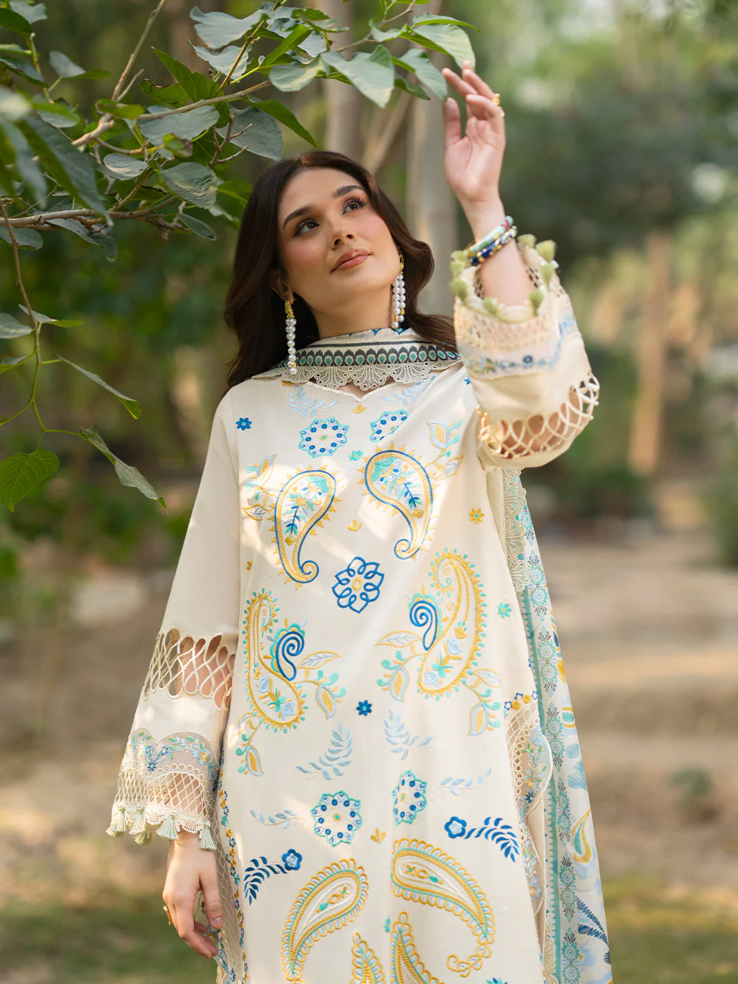 Angan Embroidered Lawn - Image 3