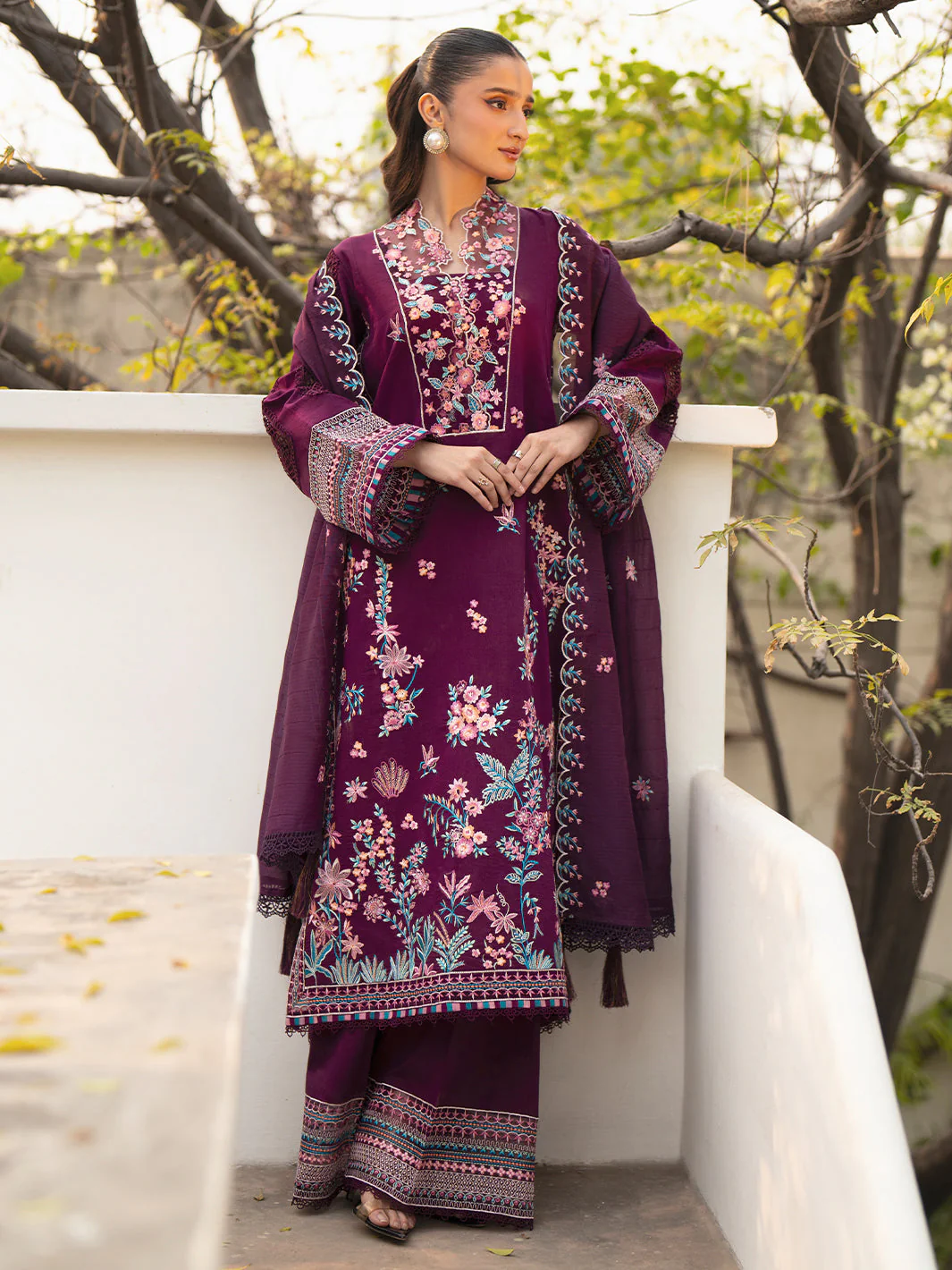 Angan Embroidered Lawn - Image 4