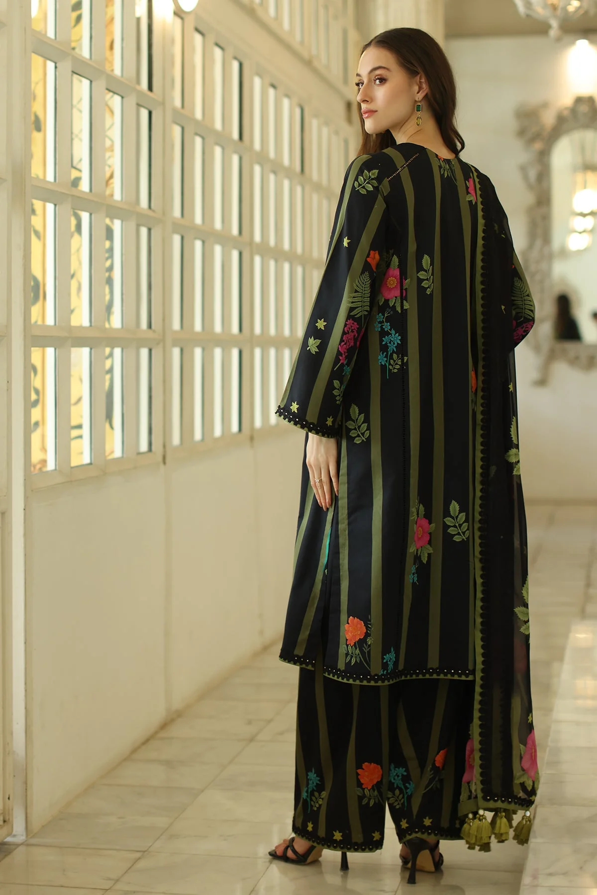 Aniq Lawn Collection - Image 2