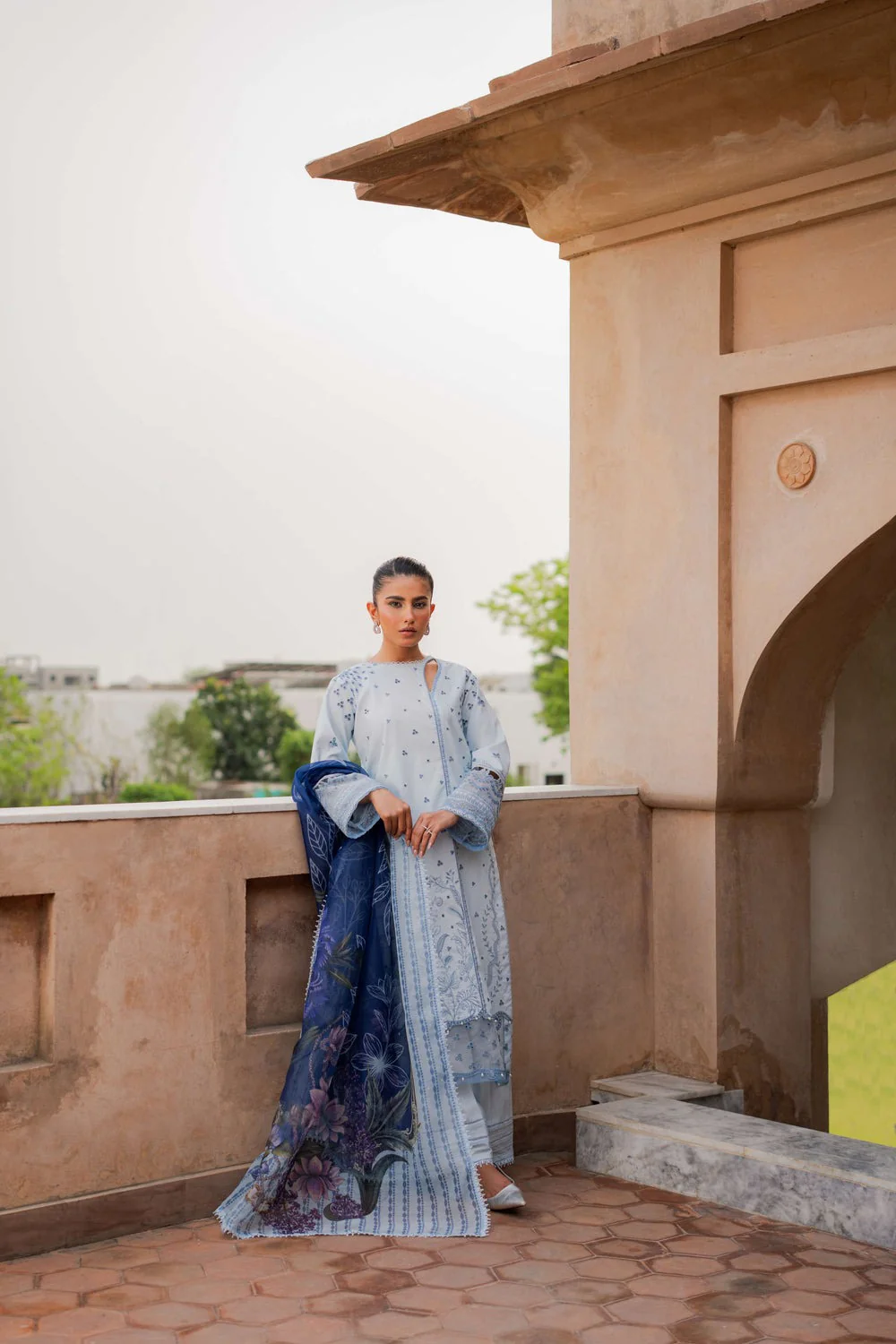 AZL - Lawn - Image 4