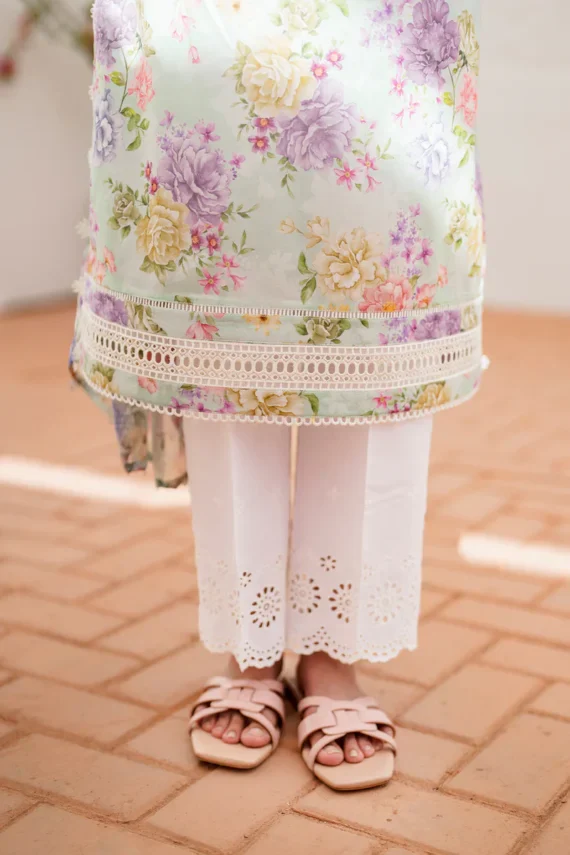 BAROQUE || EMBROIDERED PRINTED LAWN UF-631 - Image 4