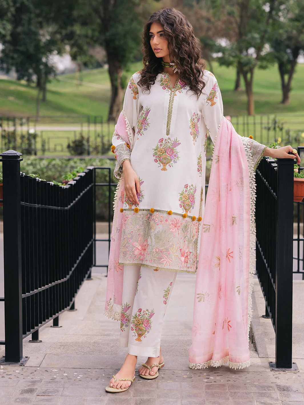 Broadway Luxury Lawn - Image 3