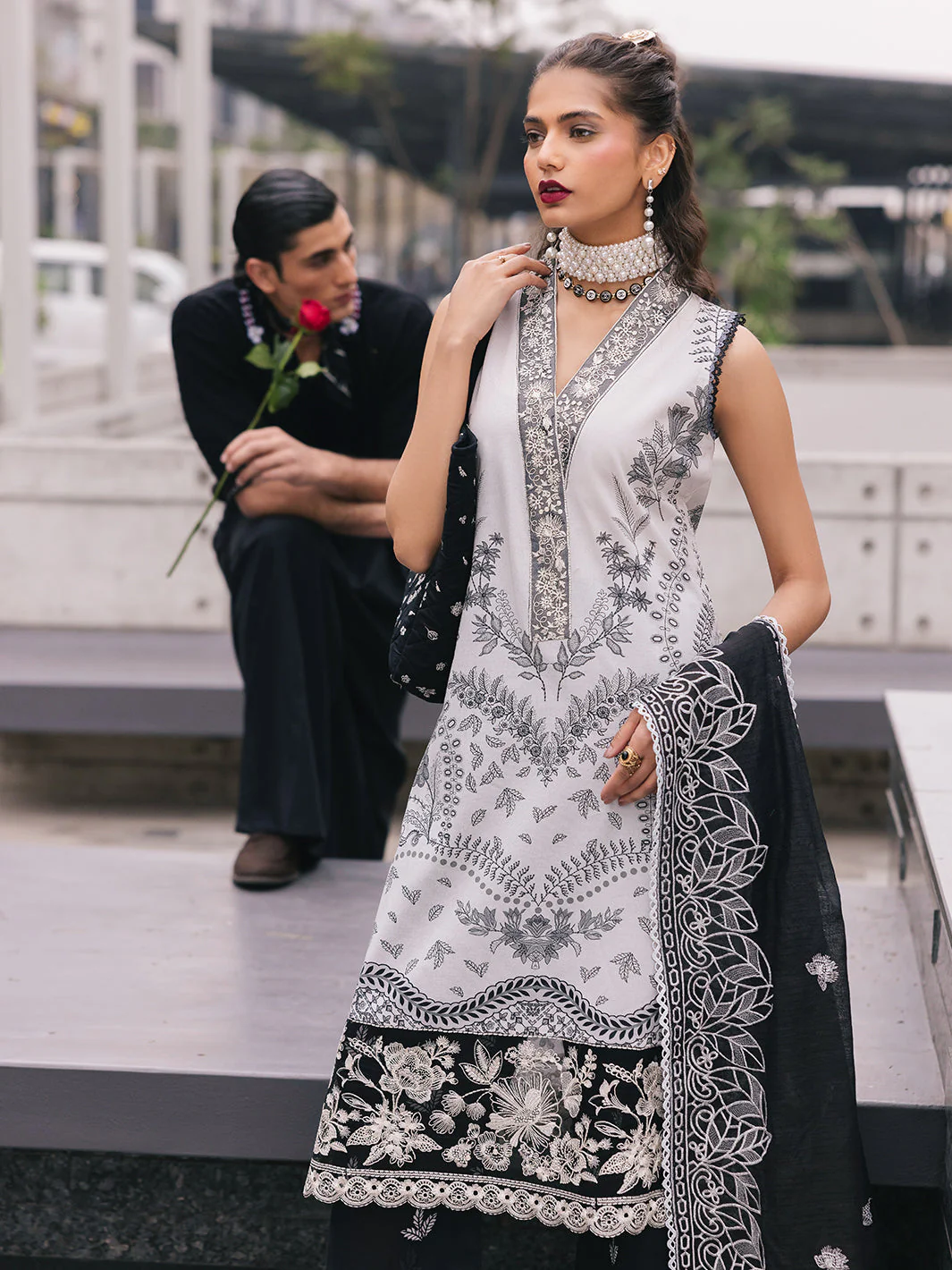 Broadway Luxury Lawn - Image 6