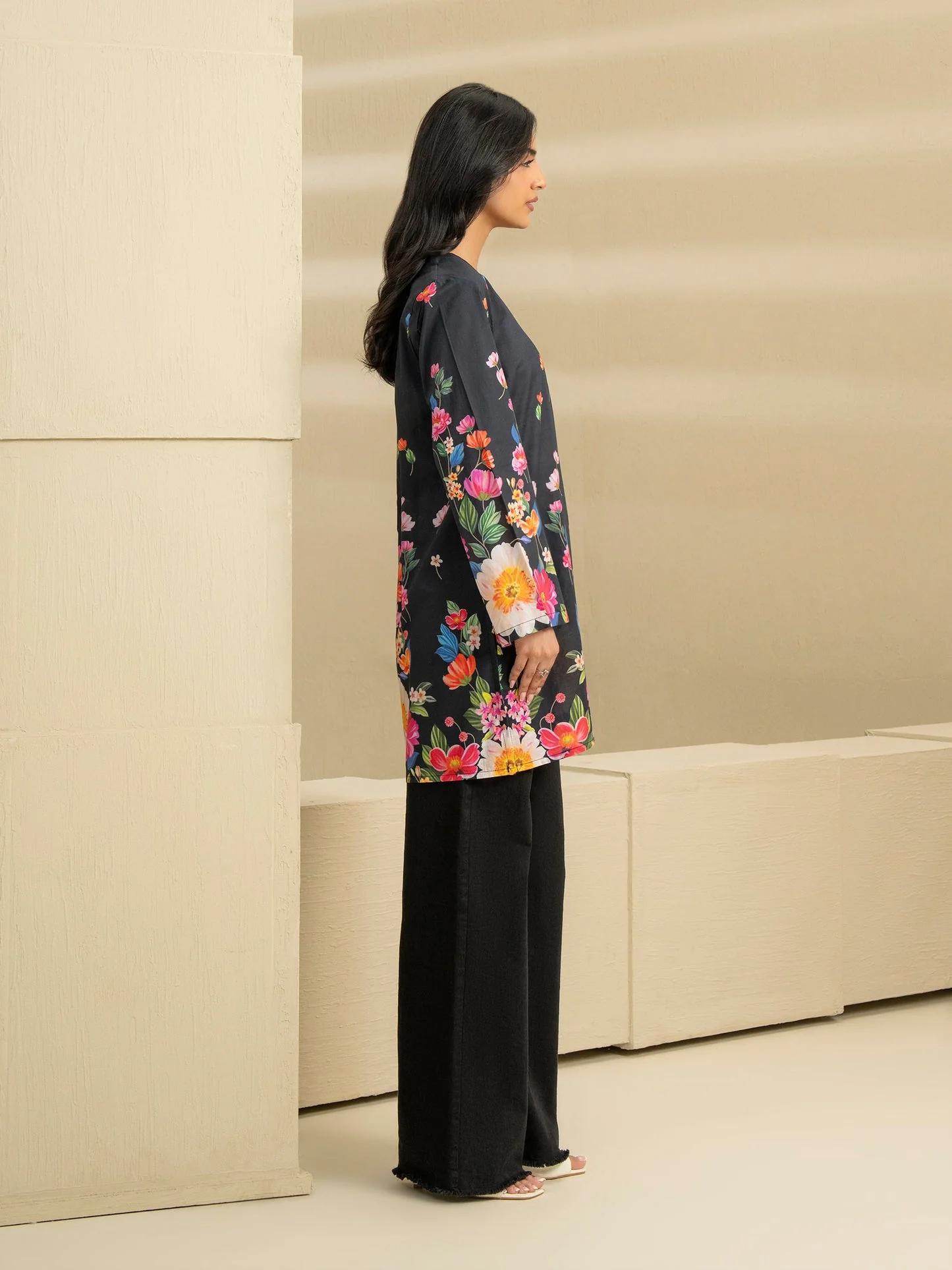 Cambric Kurti-Embroidered (Pret) - Image 6