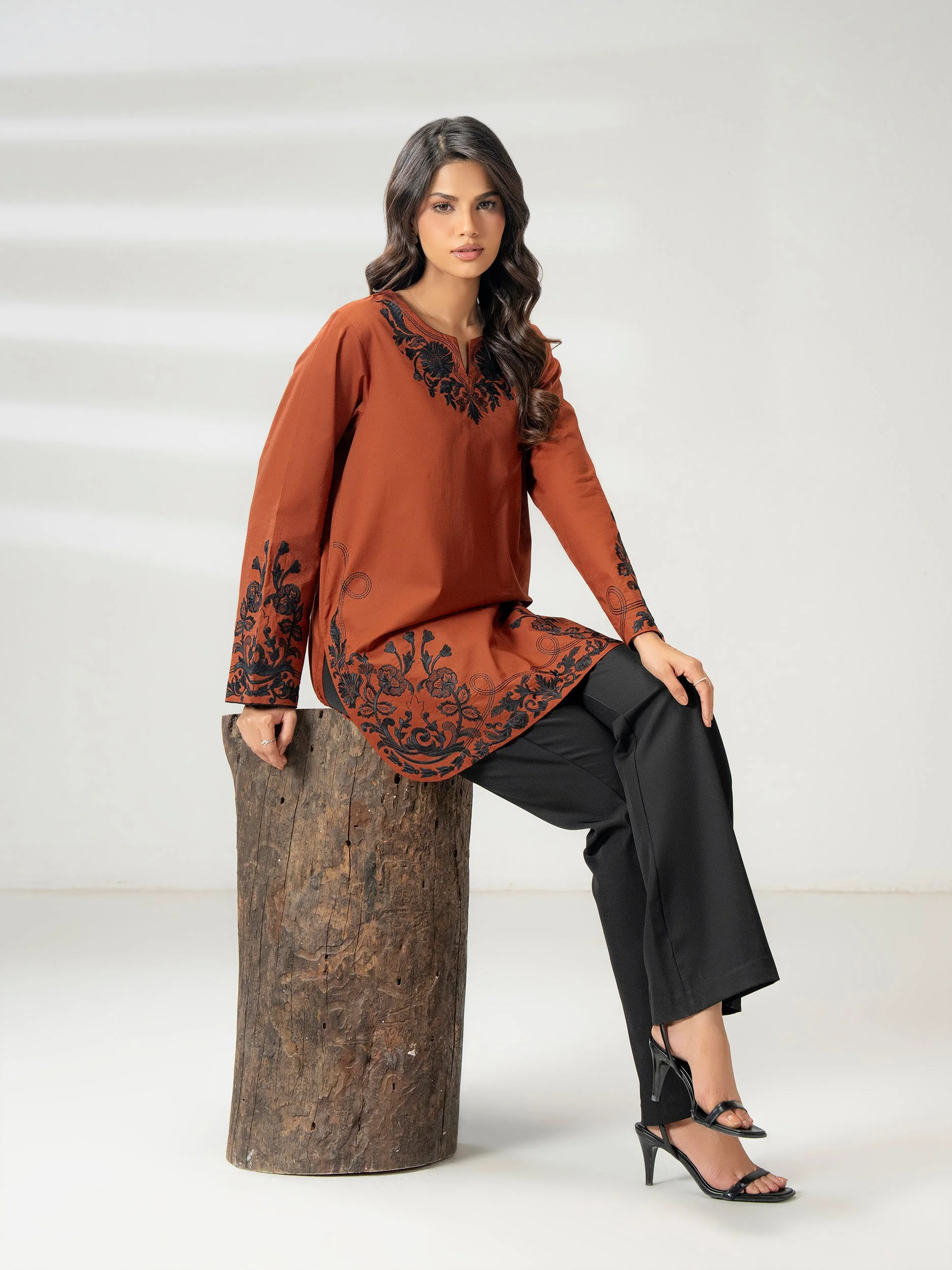 Cambric Kurti-Embroidered (Pret) - Image 6
