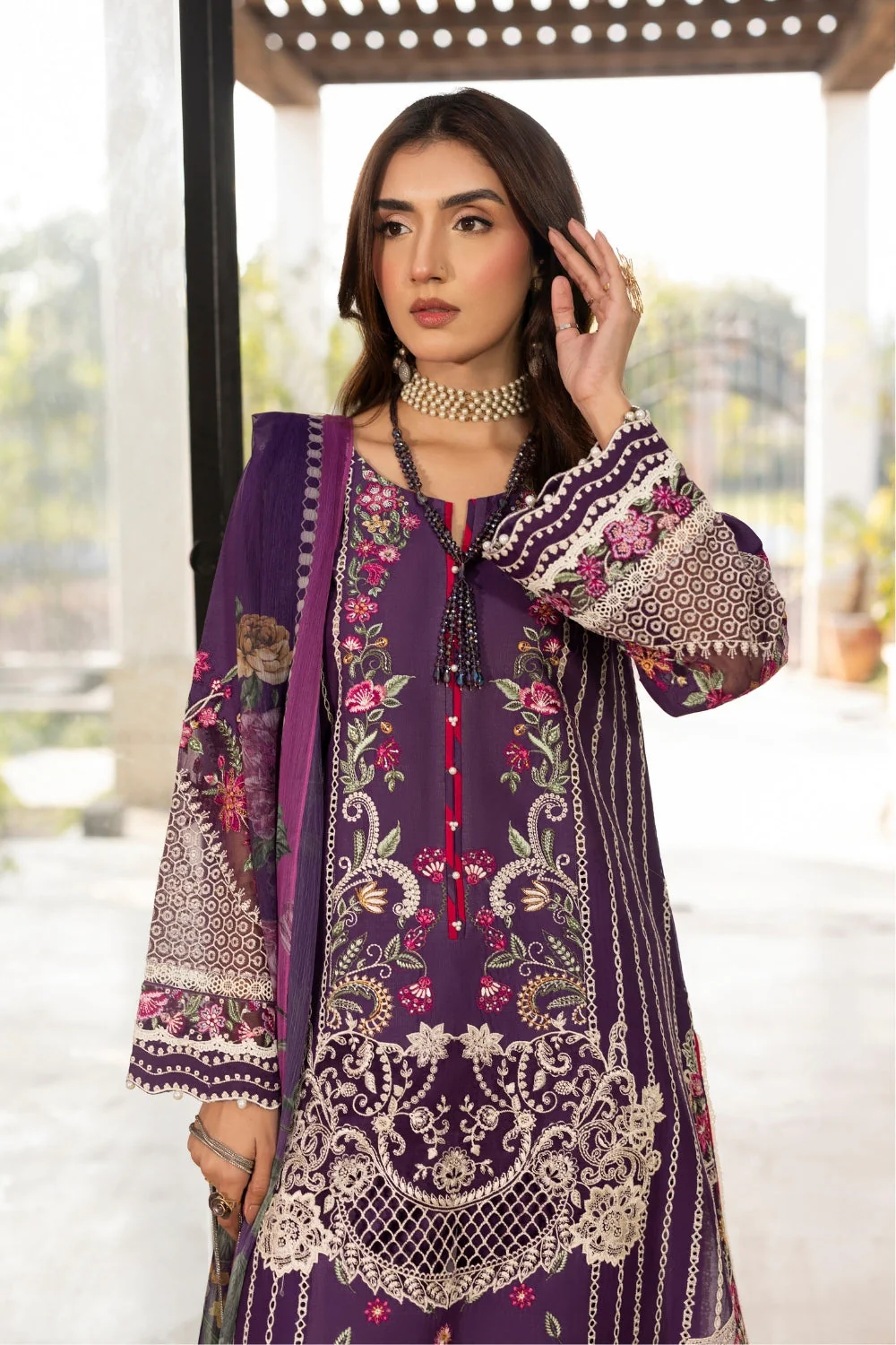 Dil Kash CHIKANKARI LAWN - Image 5