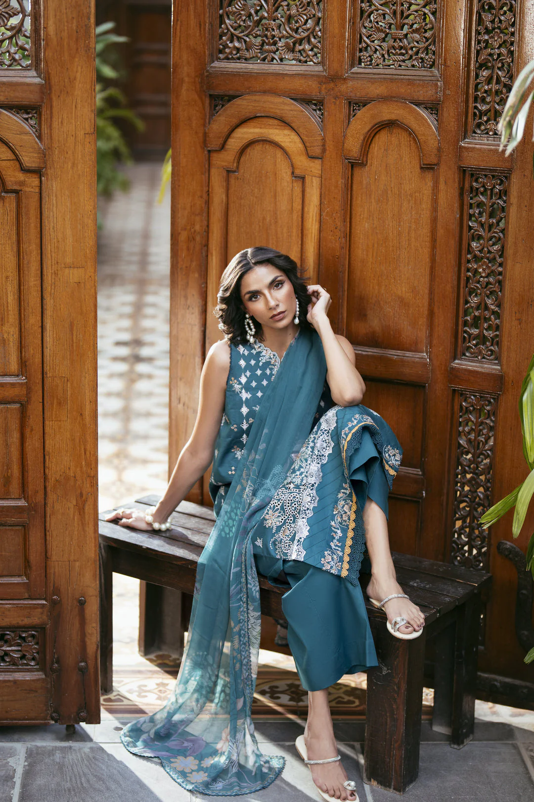 Eid Edit Luxury Lawn - Image 4