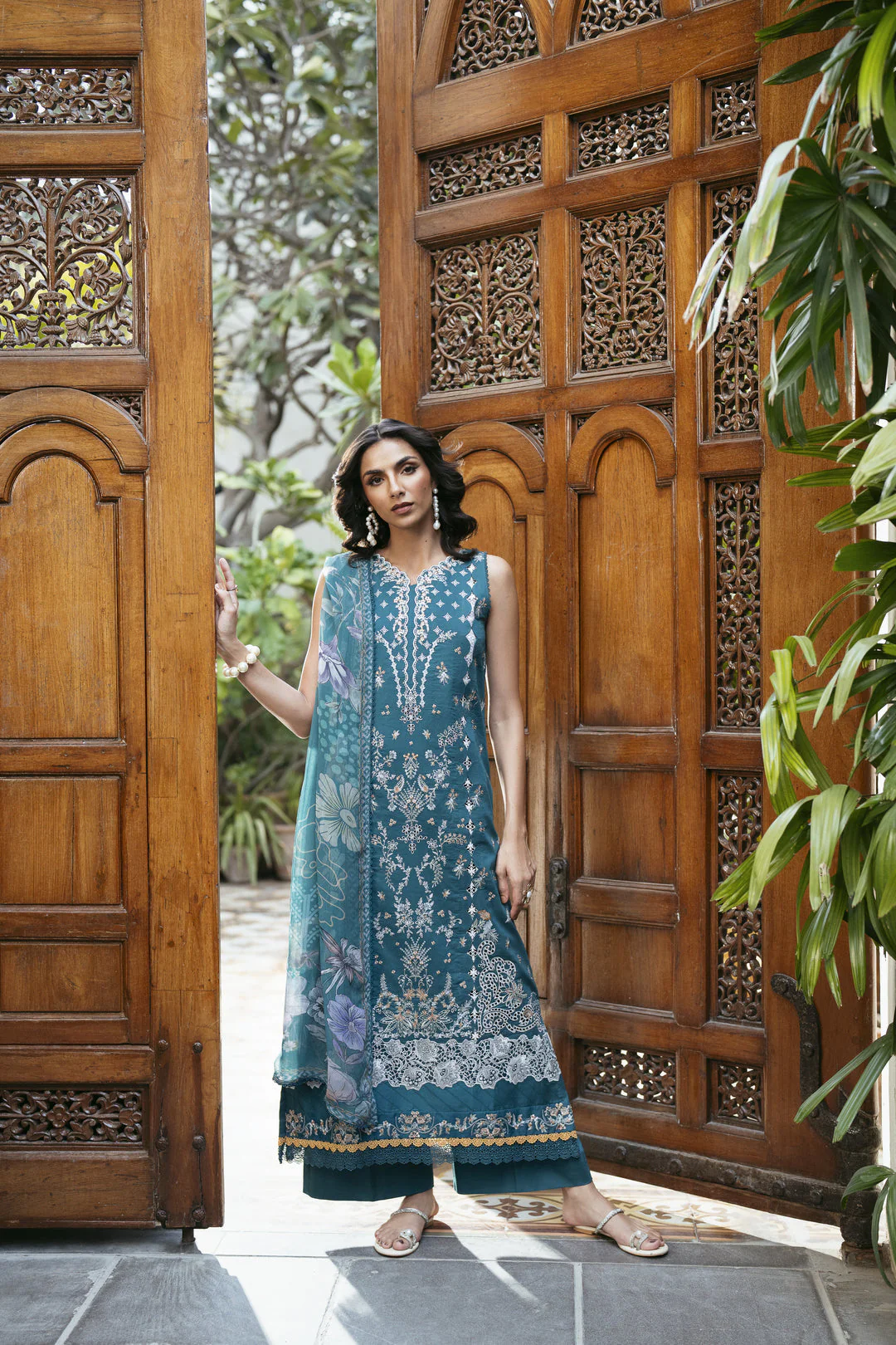 Eid Edit Luxury Lawn - Image 9