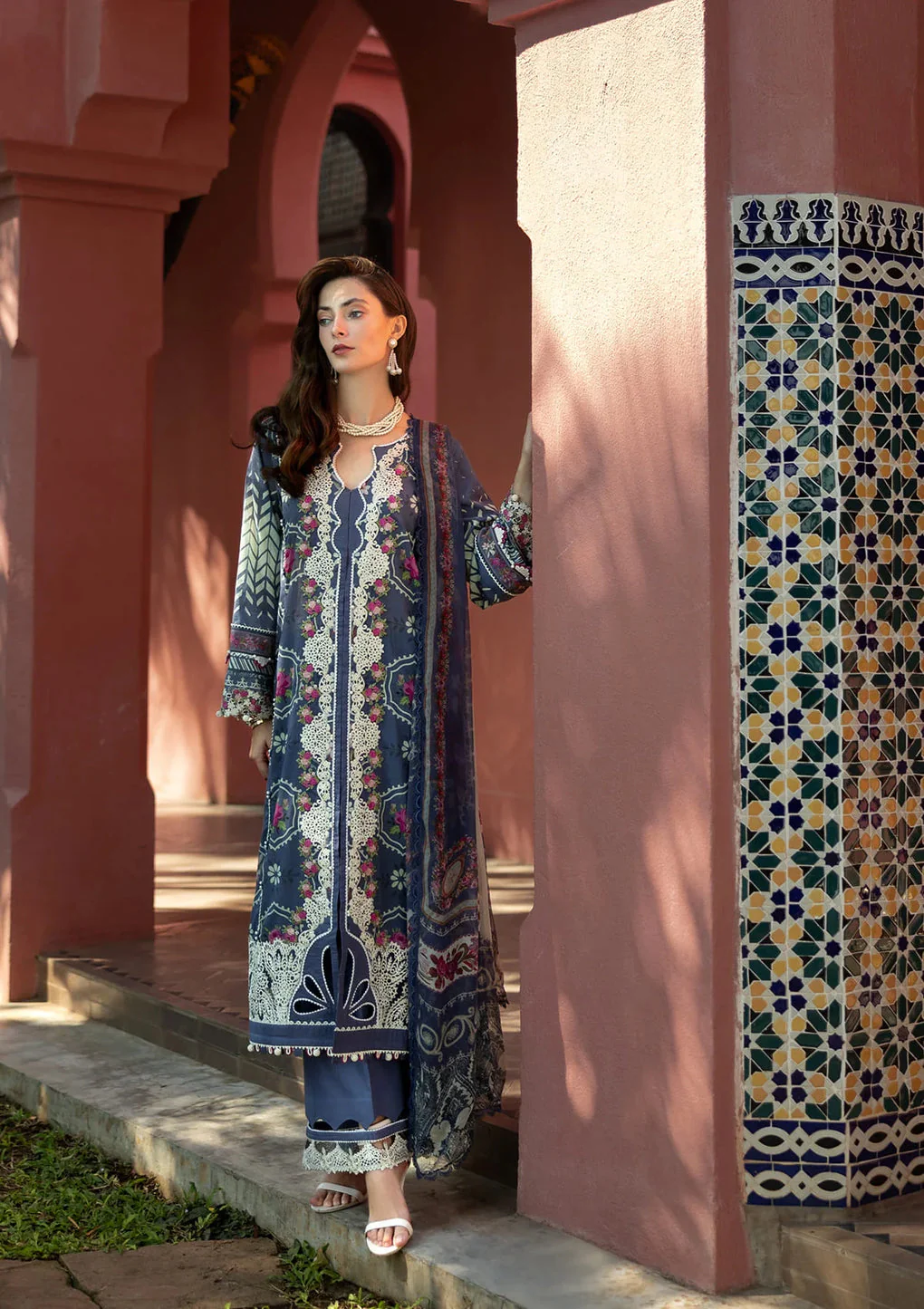 ELAF SIGNATURE EMBROIDERED LAWN - Image 4
