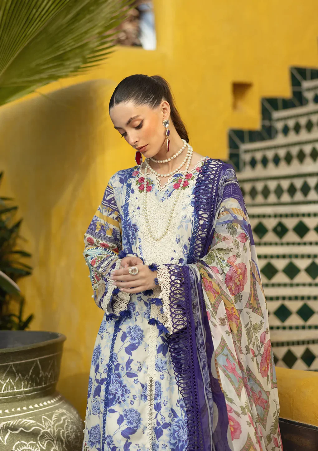 ELAF SIGNATURE EMBROIDERED LAWN - Image 3